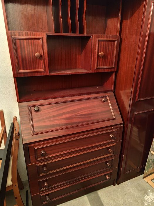 Escrivaninha em madeira