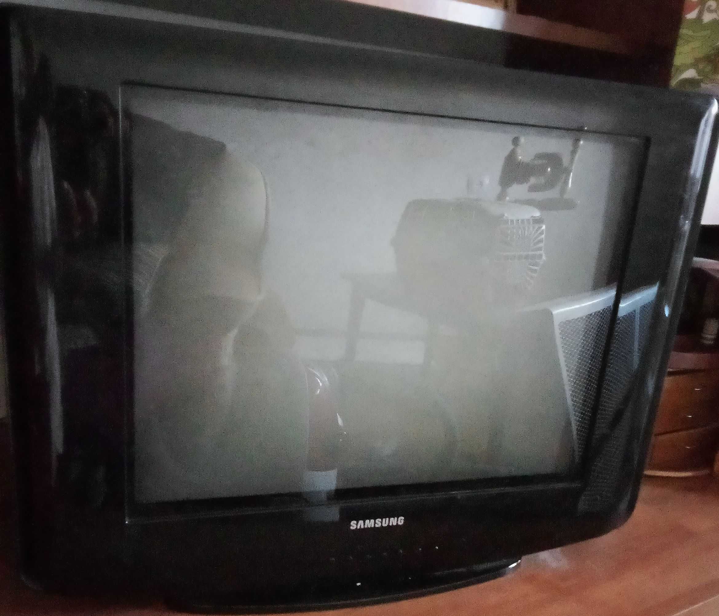 Телевизор Samsung CS 21Z ЭЛТ плоский