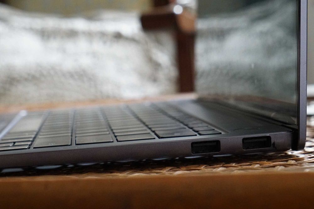 zobacz Huawei Matebook AMD R7 14" z rysą