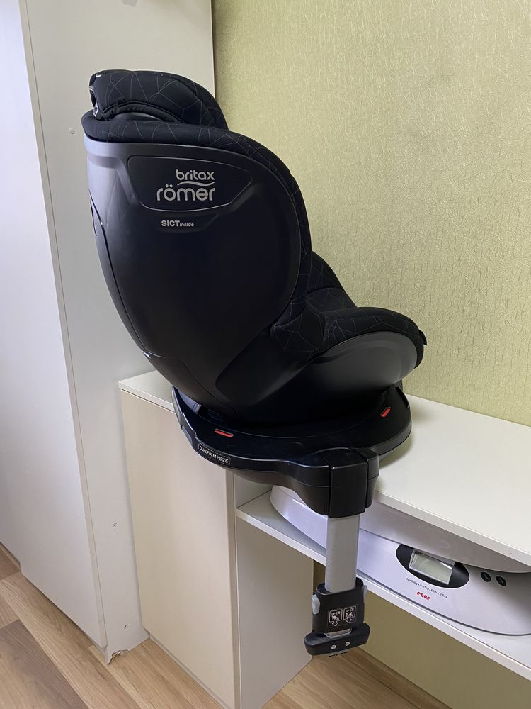 Автокресло поворот на 360 Britax-Romer Dualfix M-I Size с 3мес.до 4лет