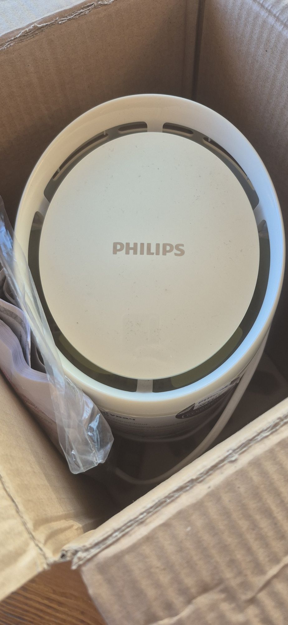 Увлажнитель воздуха. PHILIPS.Модель HU 4706.