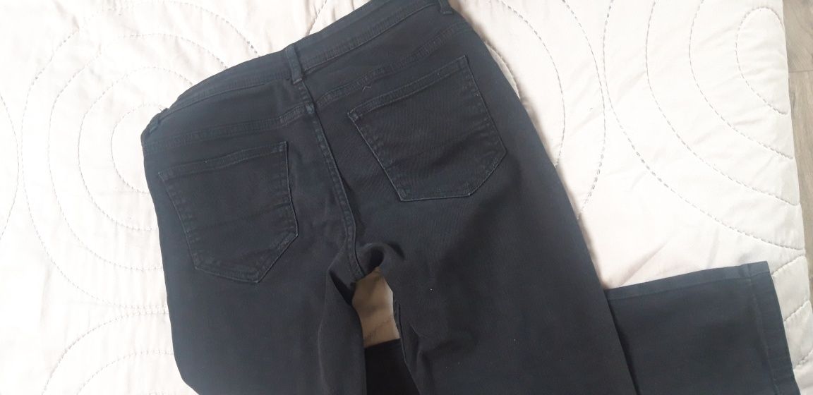Czarne jeansy S prosta nogawka