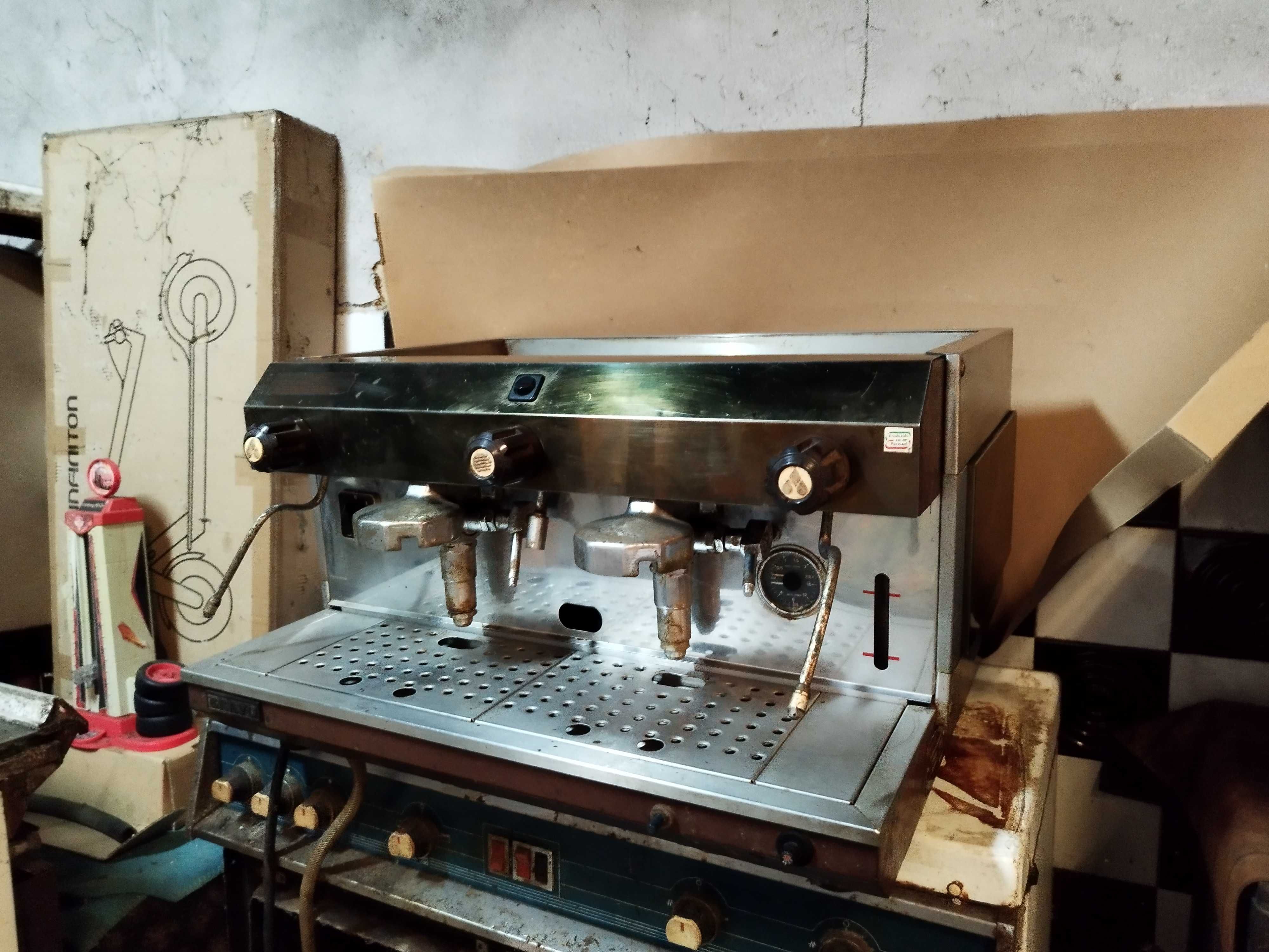 Máquina de Café – BRAVO