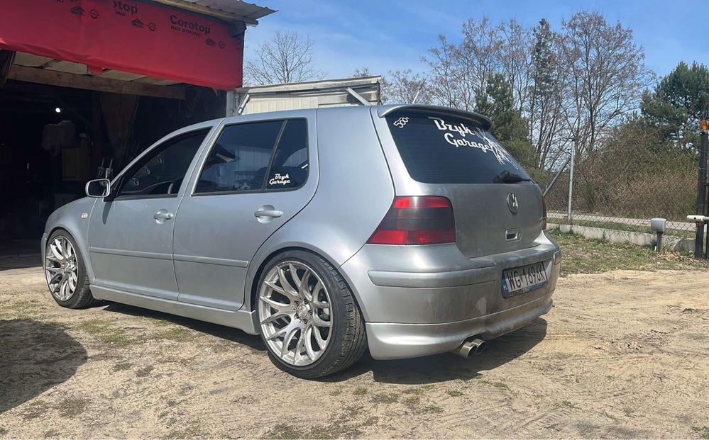 Volkswagen Golf 4 300KM
