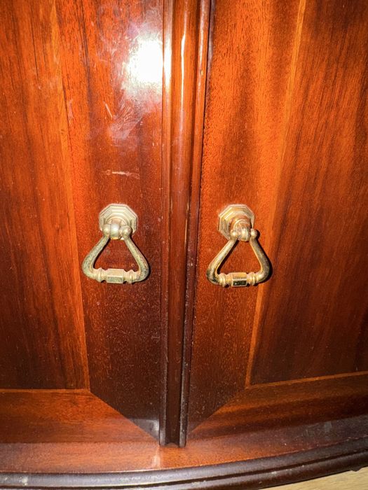 Móvel Clássico em Madeira com Gaveta e Armário – 77x41x77 cm