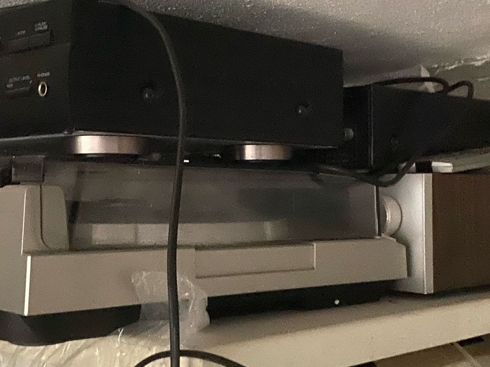 Gira discos antigo e colunas