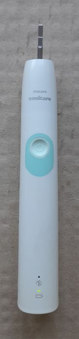 Зубная щетка Philips Sonicare, в хорошем рабочем состоянии.