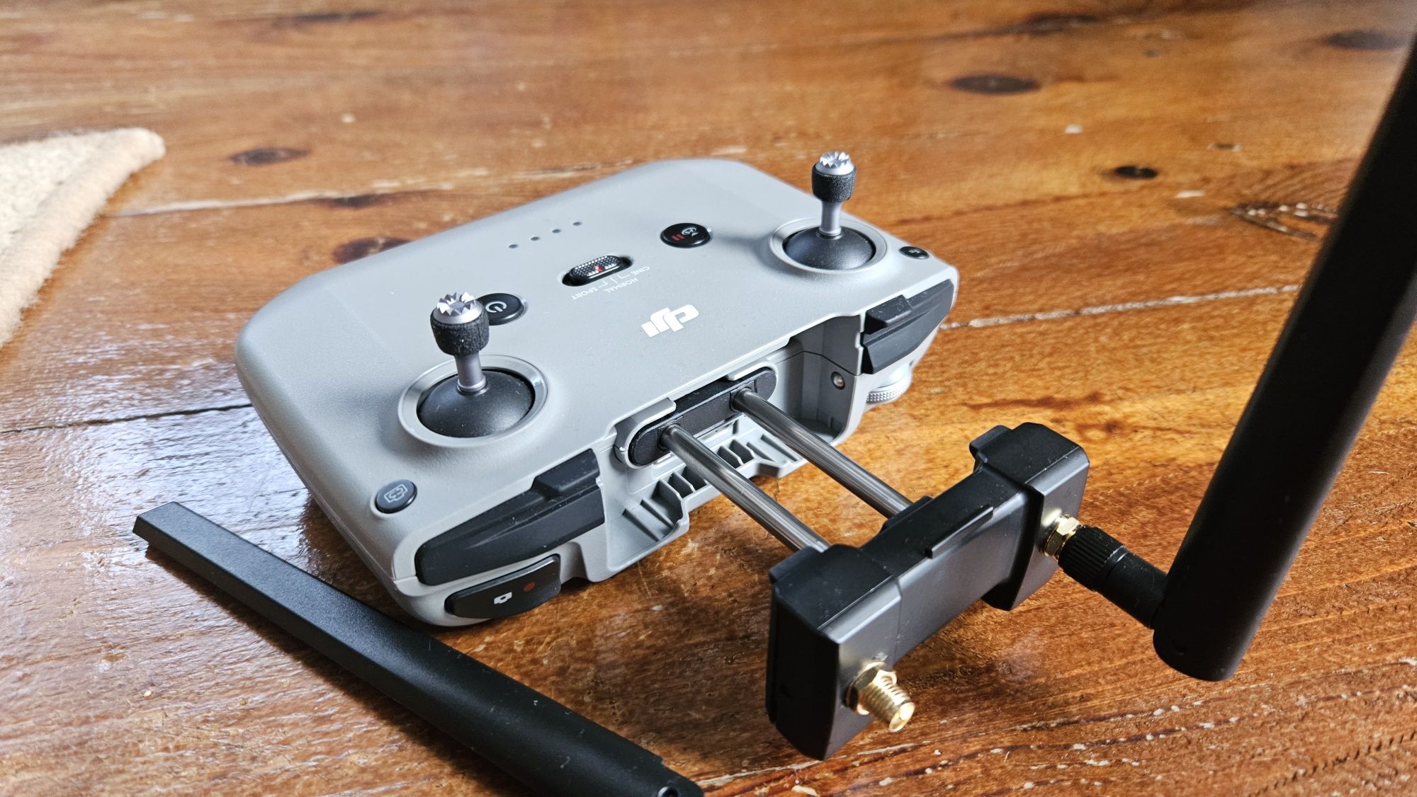 Pilot kontroler Dji RC231 RCN1 przerobiony