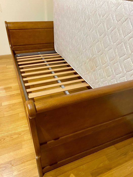 Cama Individual em Carvalho c/ Estrado e Colchão 190x90