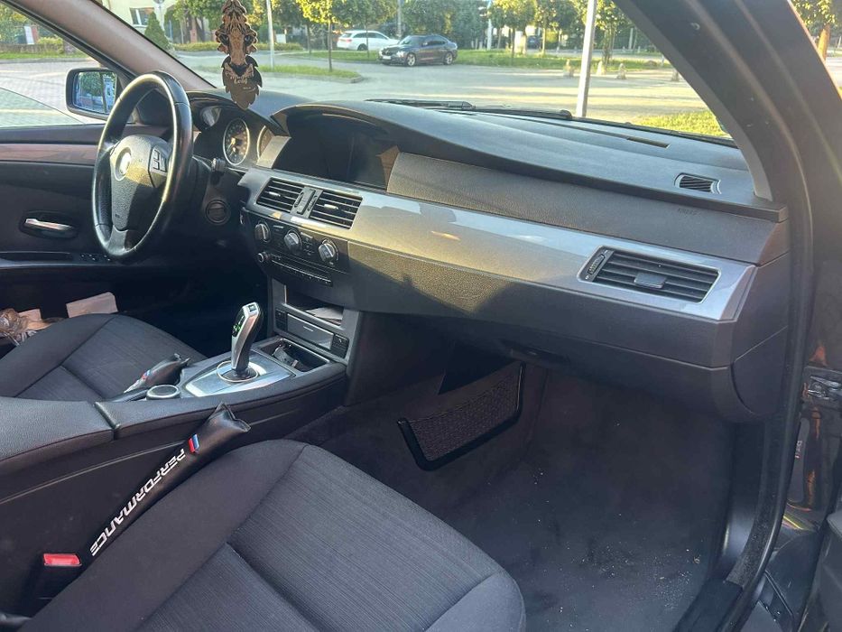 bmw 5 sedan Lift automat navi ksenon mozliwa zamiana!!!