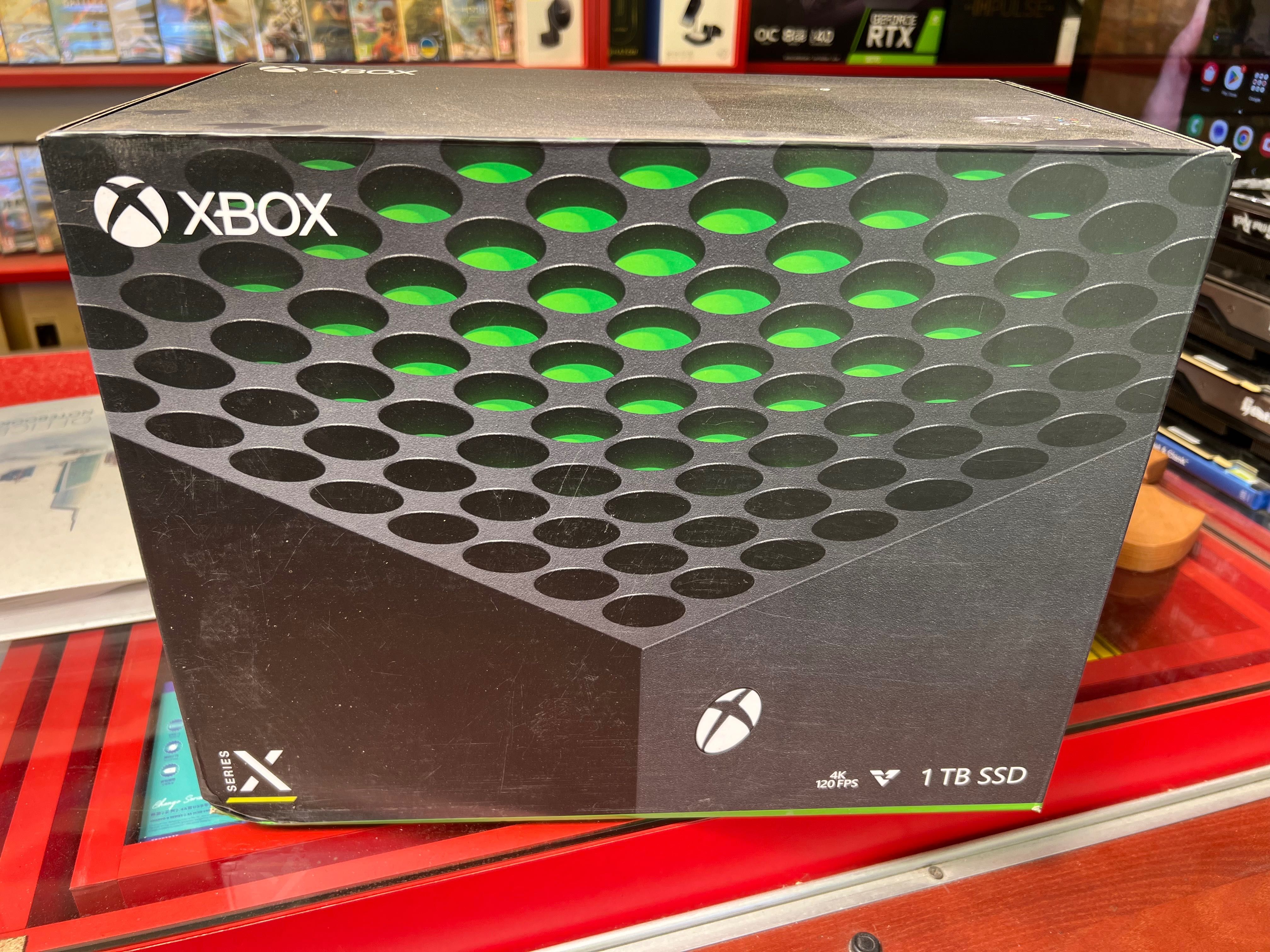 Продам Xbox Series X состояние новой консоли(GamePass 1 год)