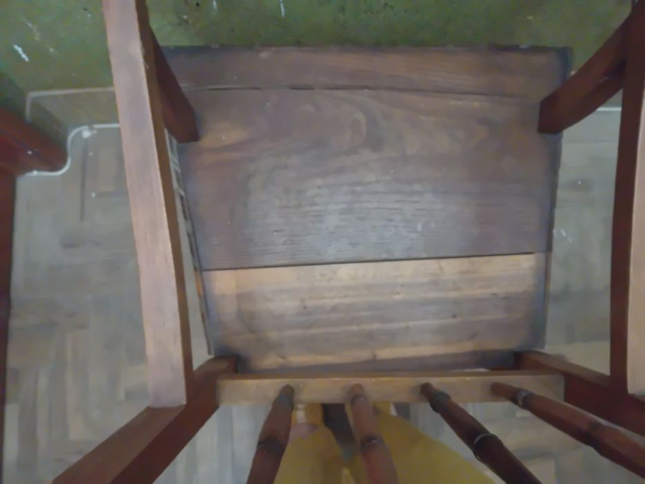 Cadeirão de madeira maciça, antiguidade