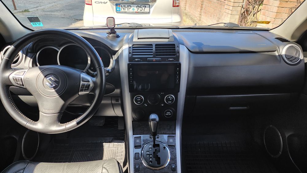 Suzuki Grand Vitara 2011, avtomat,  2.4.