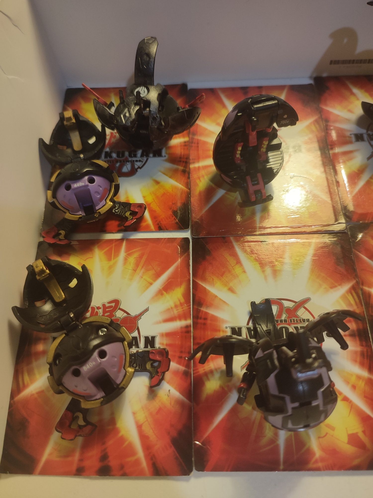 Bakugan 100 sztuk różne B2 dragonoid hydranoid lumitroid