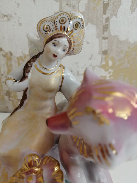Figurka porcelanowa ZSRR Lomonosow Dulevo Vintage