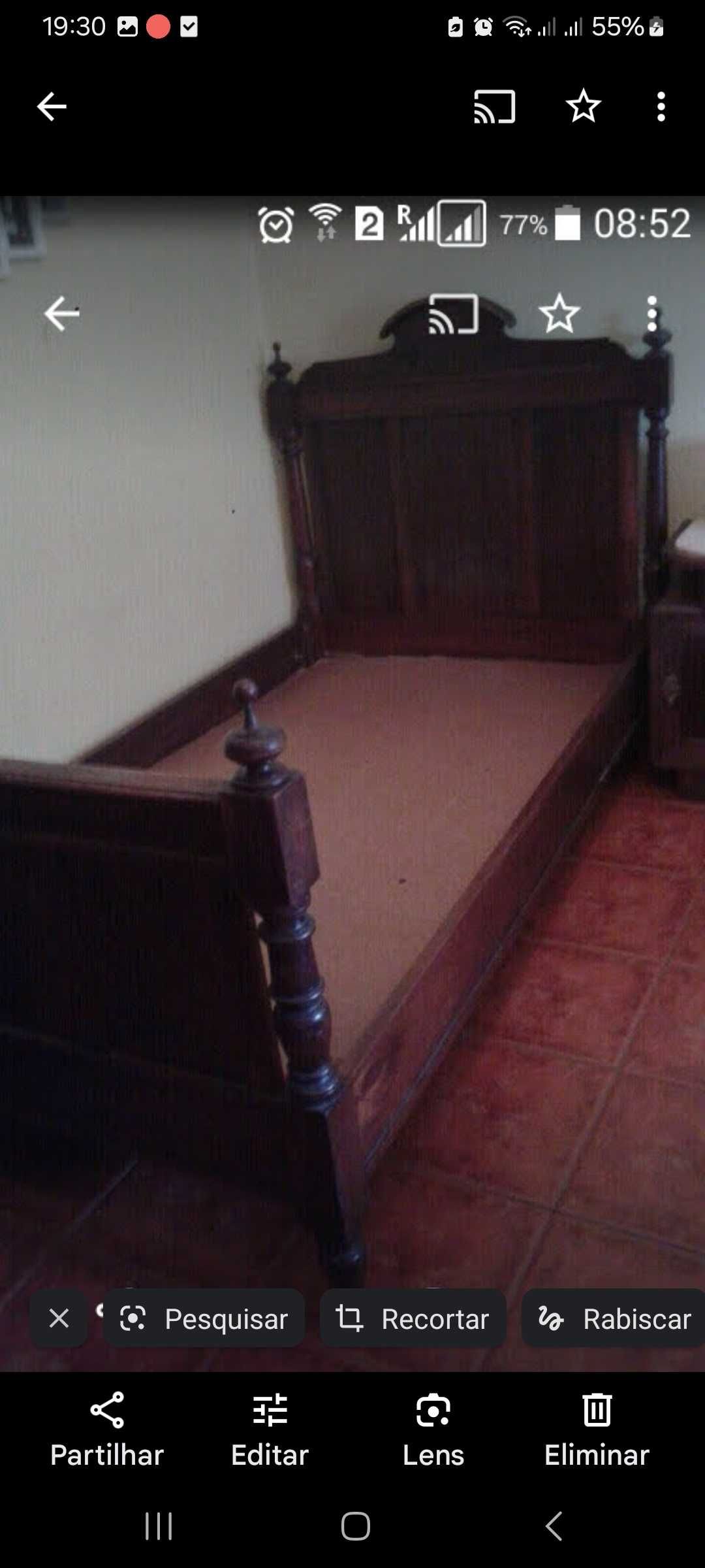 Cama de solteiro antiga