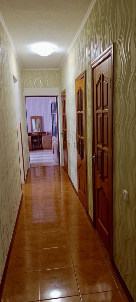 Оренда 3 кімн. Квартира з видом на Печерську Лавру, Печерск