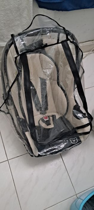 Carrinho de Bebê com ovo