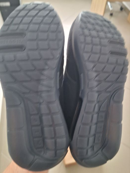 NIKE AIR MAX MOTFIT GS
Rozmiar 38
Cena: 210 zł