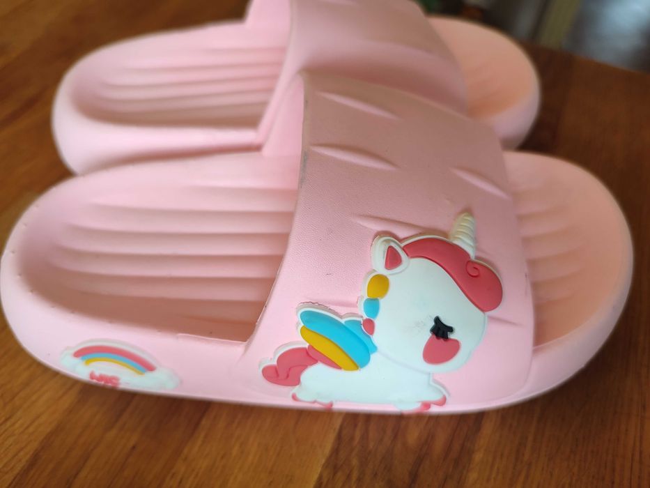 Klapki piankowe jednorożce 32