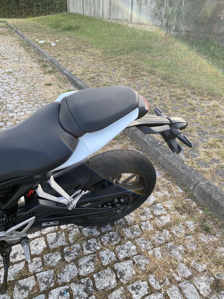 Honda CB125R 2020