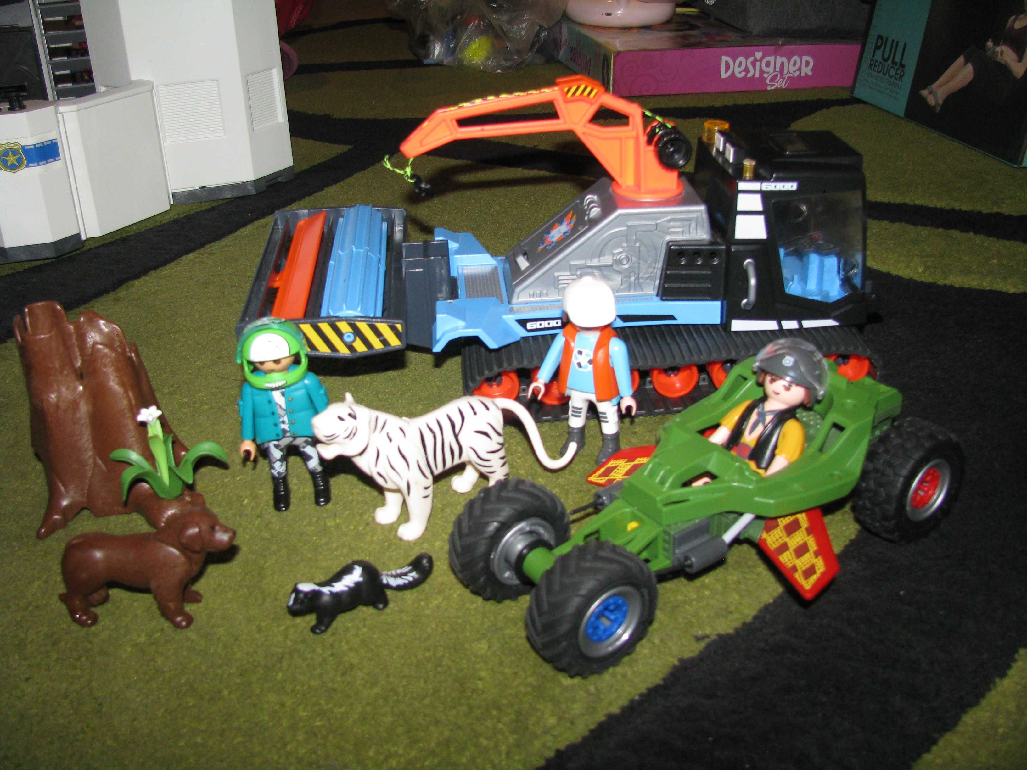 Sprzedam zestaw zabawek playmobil ratrak, auto i inne