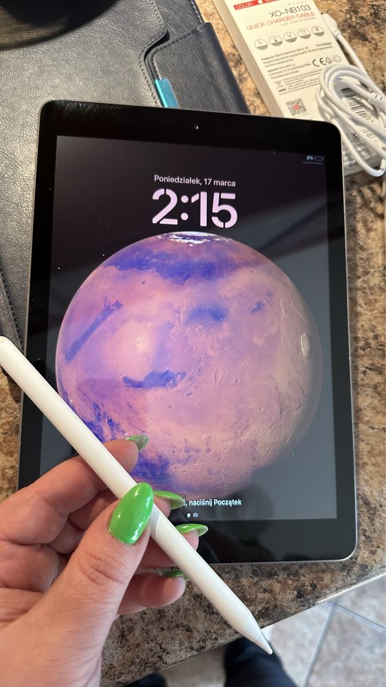 Tablet iPad Apple Retina - TOUCH ID - PROCREATE iOS 17.7