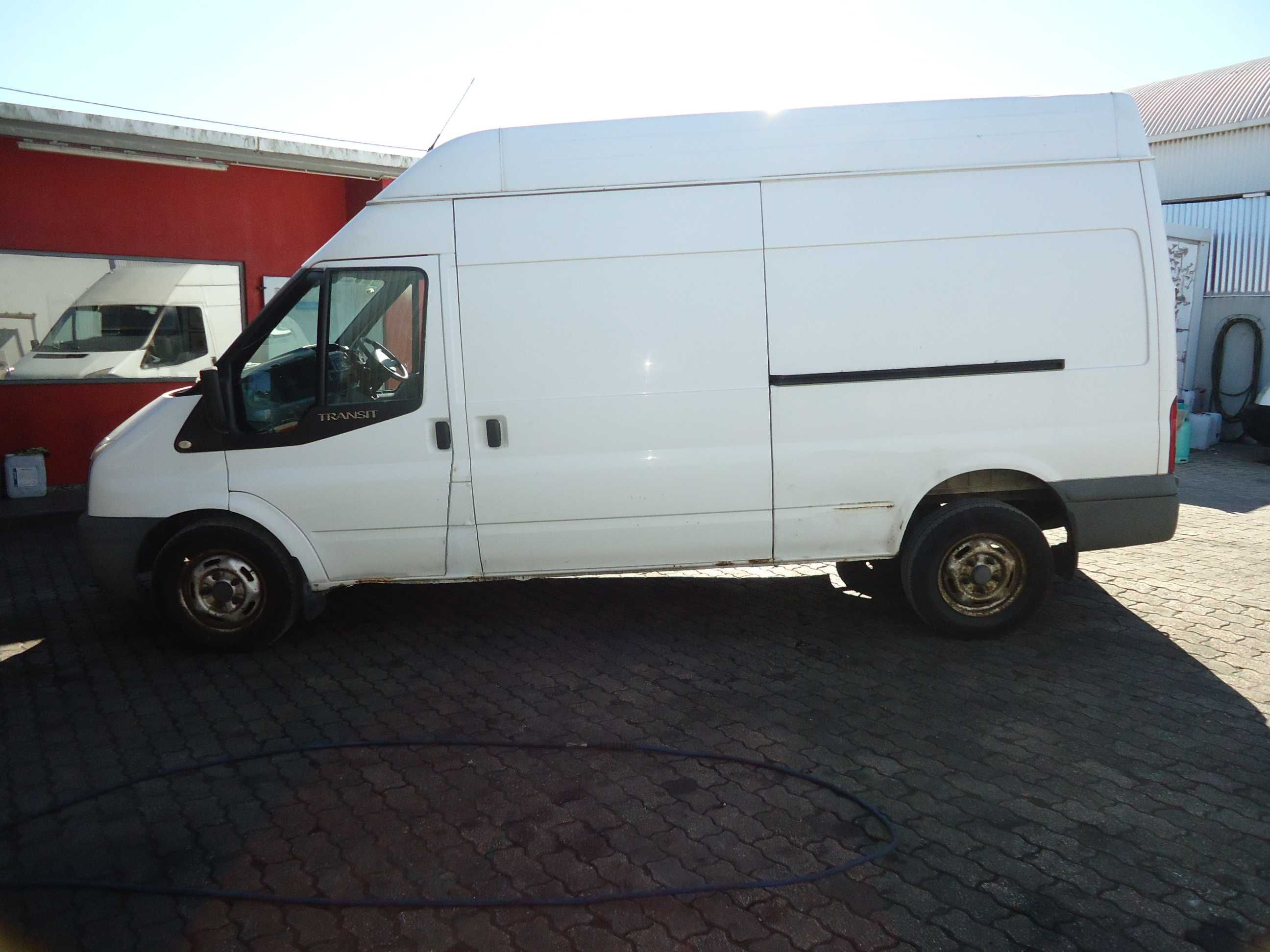 Ford Transit 100T 350L2.4 Tdci (PHFA) de 2010 só ás peças