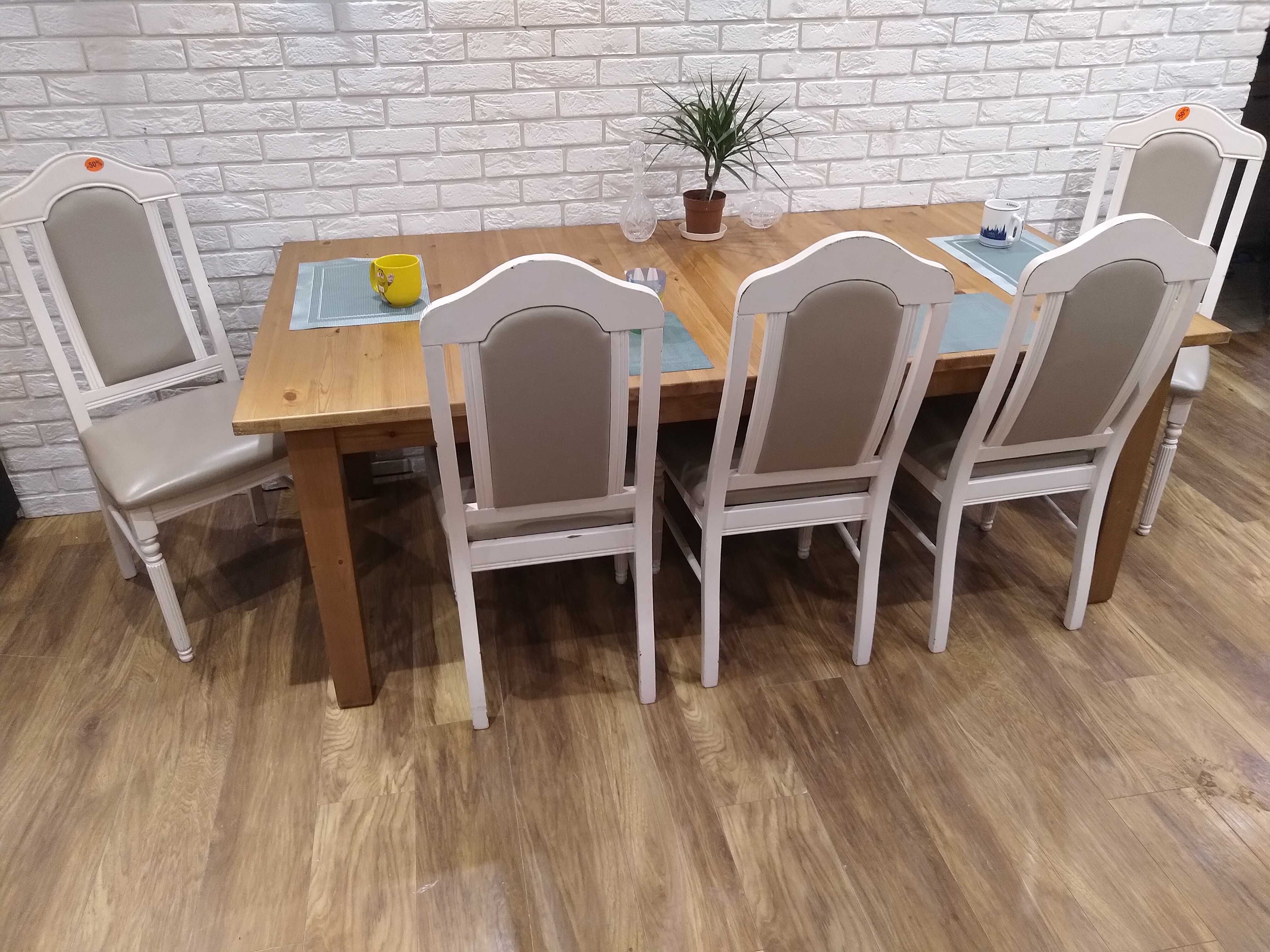 Zestaw  drewniany stół plus 5 krzeseł