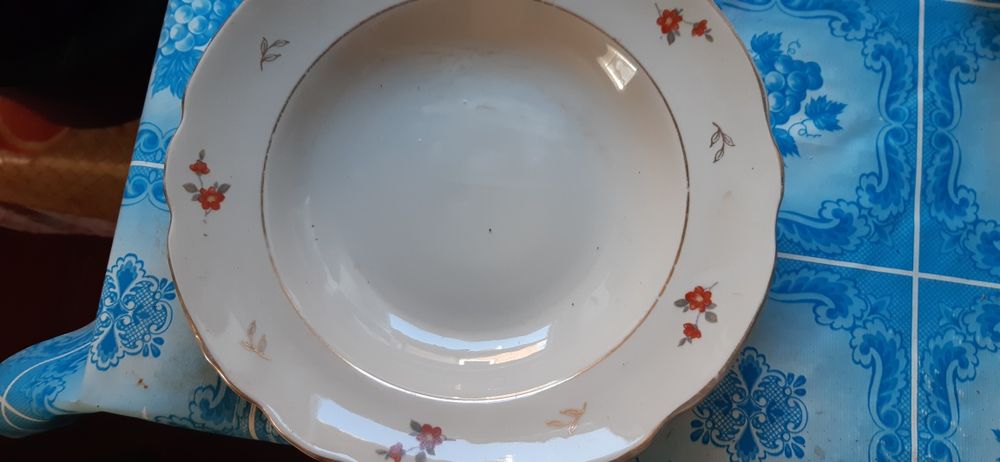 Тарелки,миски