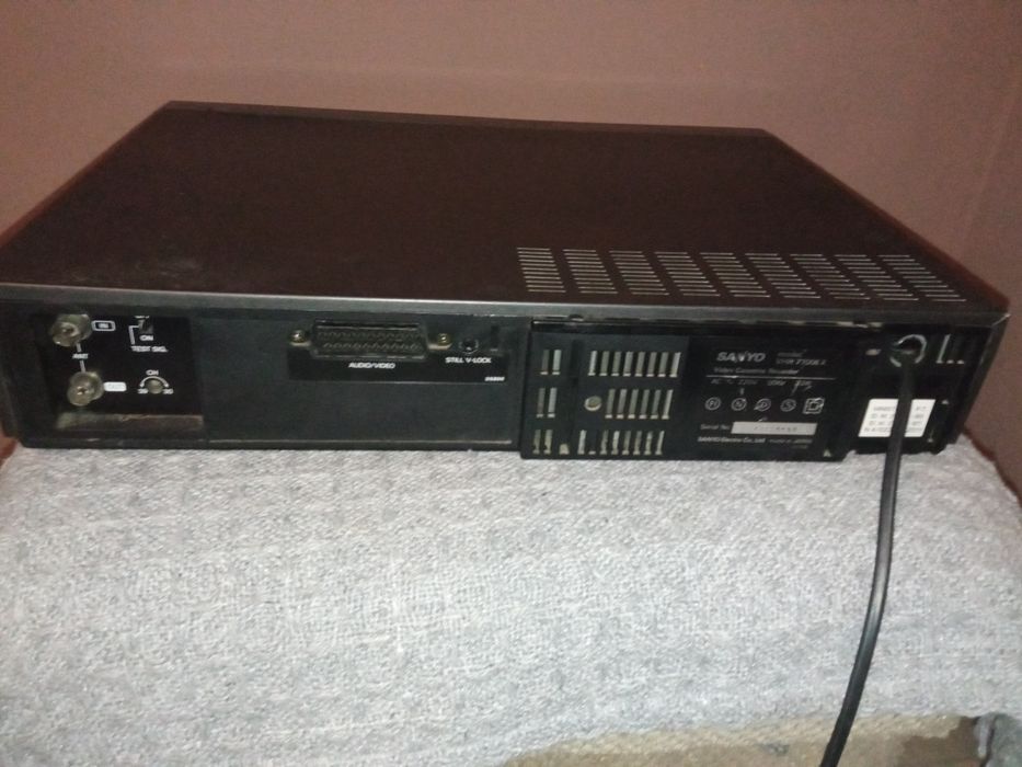 Magnetowid VHS  Sanyo GoldStar ITT Digital - opis.
