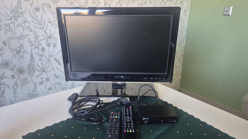 Telewizor LCD  THOMSON 22FS5244 + dekoder