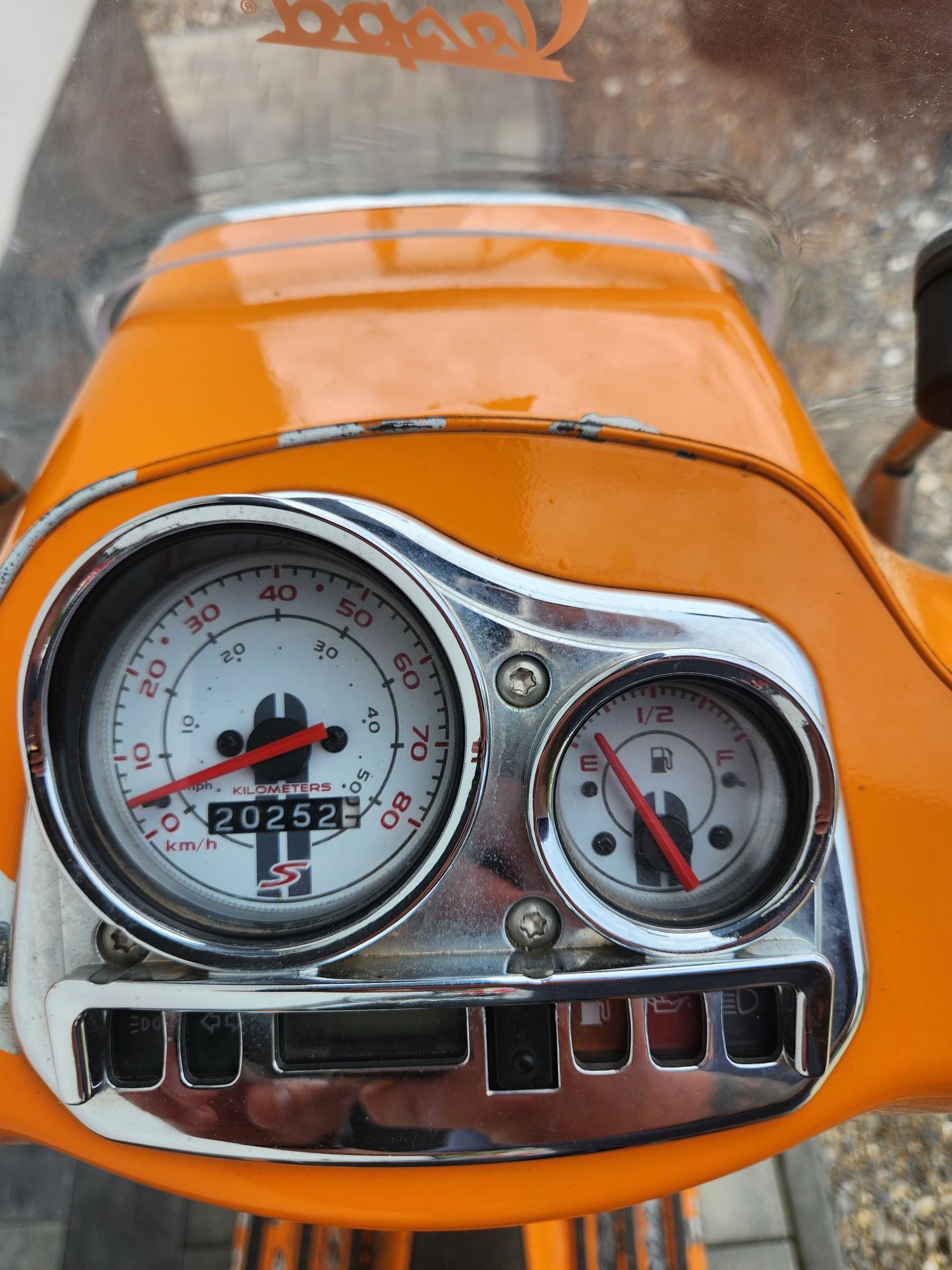 Skuter Piaggio Vespa LX S 50