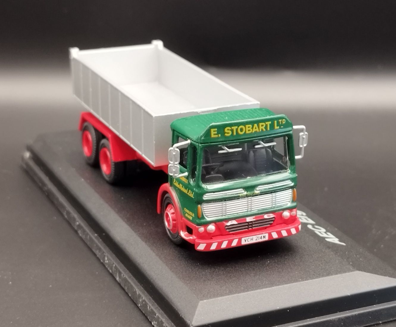 1:76 Atlas ACE Ergomatic 6 Wheel Tipper E.Stobart model nowy