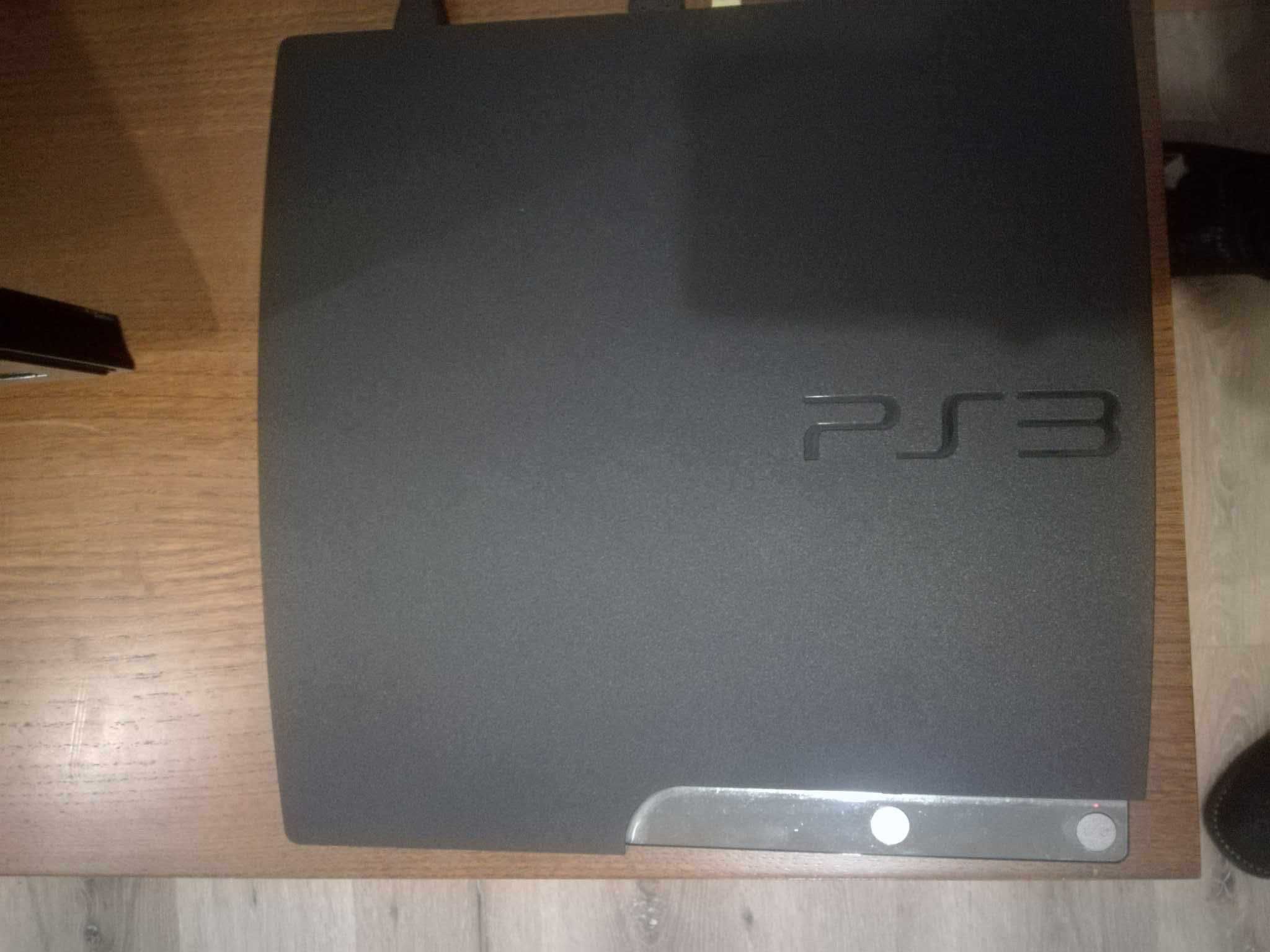 PS3 Slim + 2 comandos + 10 jogos