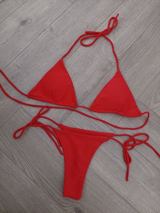 Strój kąpielowy czerwony stringi