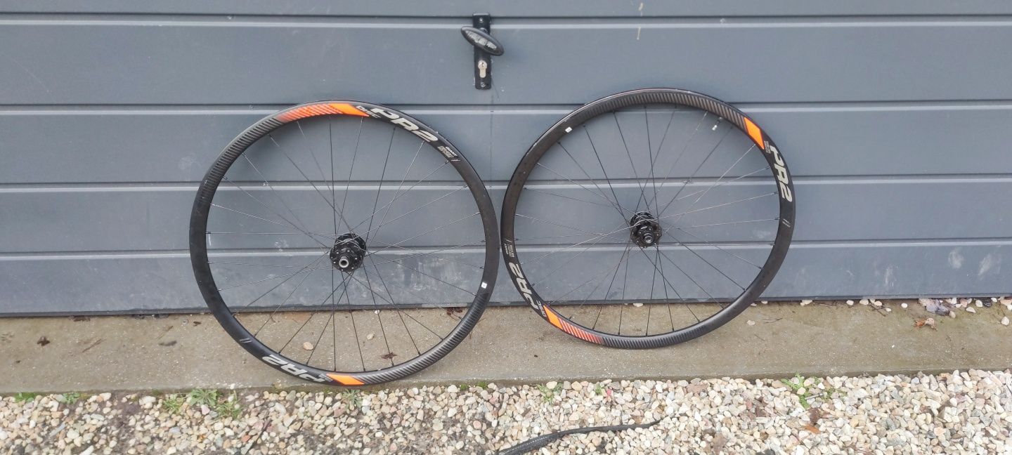 Koła gravel przełaj szosa Giant disc pr2 pod osie  tublles