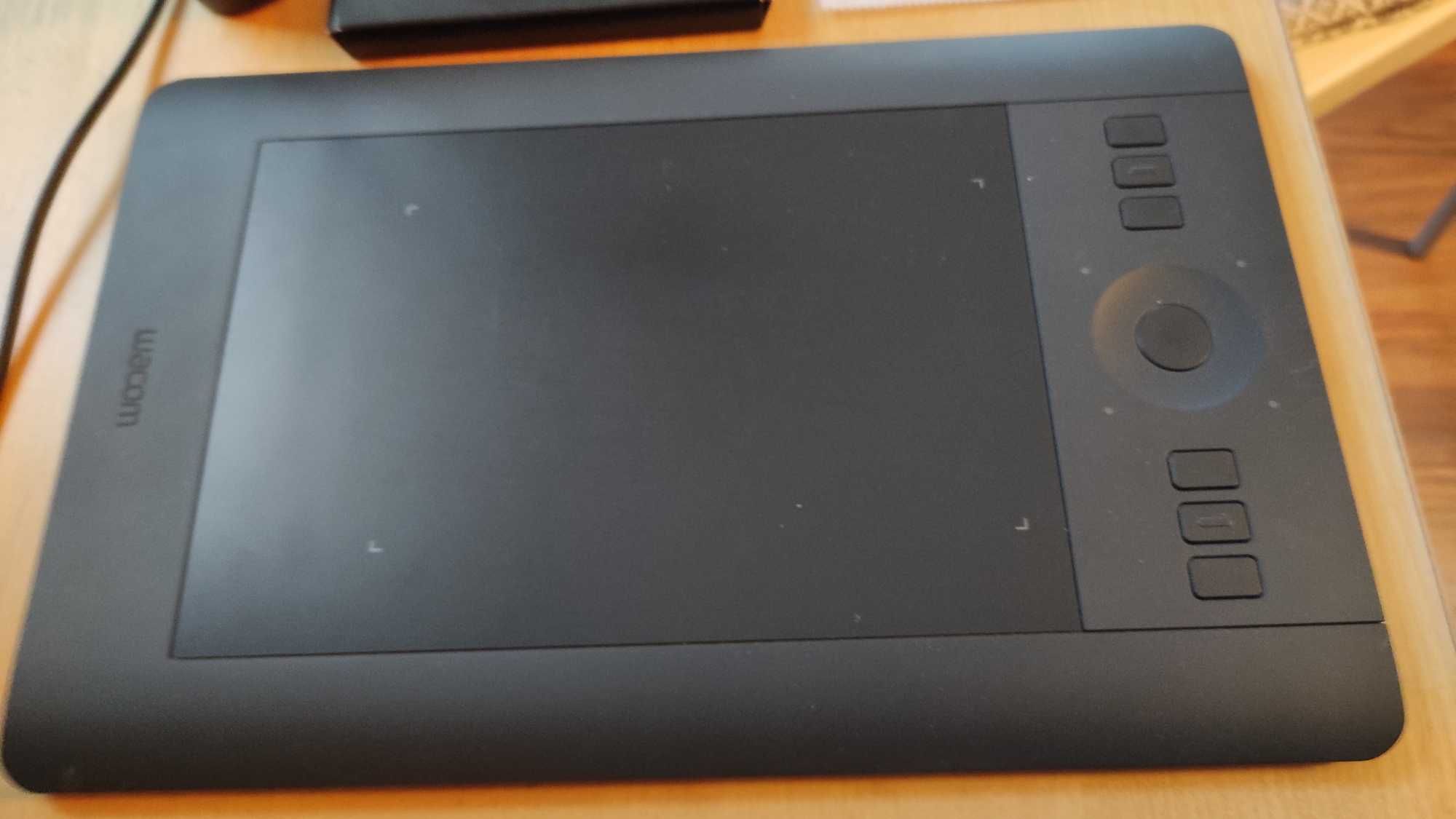 Tablet graficzny Wacom Intuos pro small pth-451 k