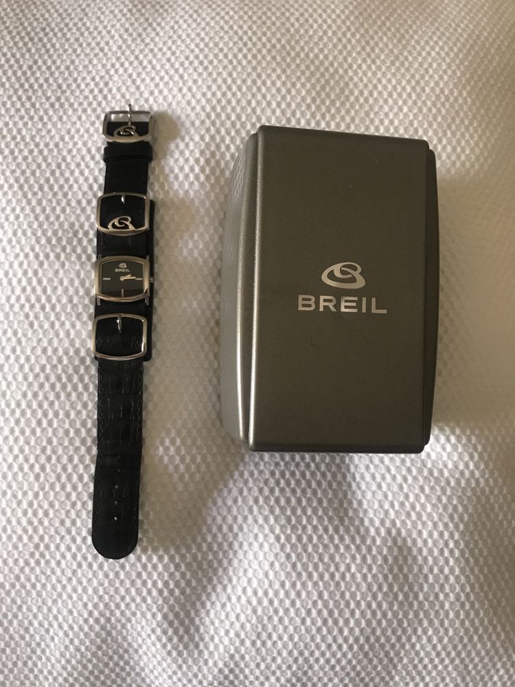 Relógio preto BREIL com caixa