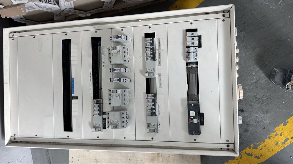 Quadro eletrico sem porta