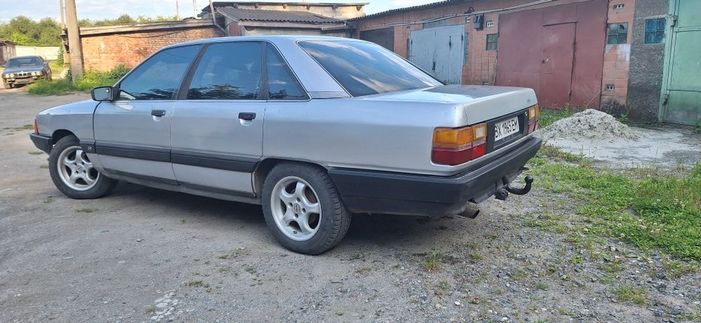 Ауді 100 с3 газ /бензин