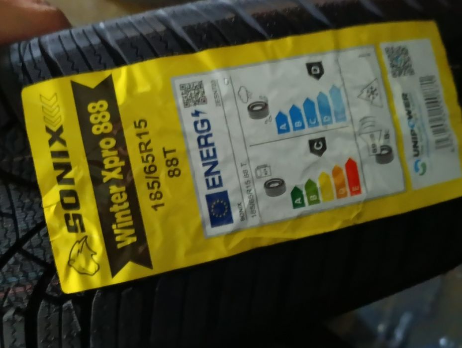 Opony zimowe Sonix 185/65r15 - komplet 4x nowe
