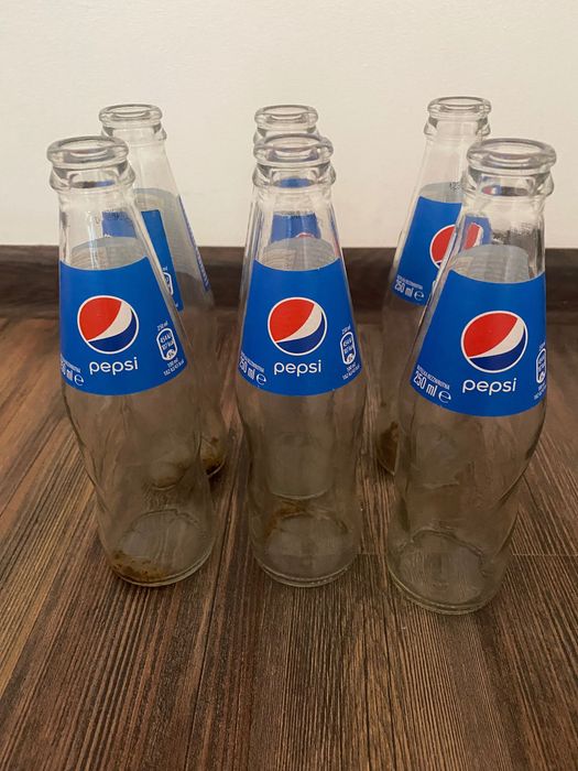 Szklana butelka pepsi coca-cola