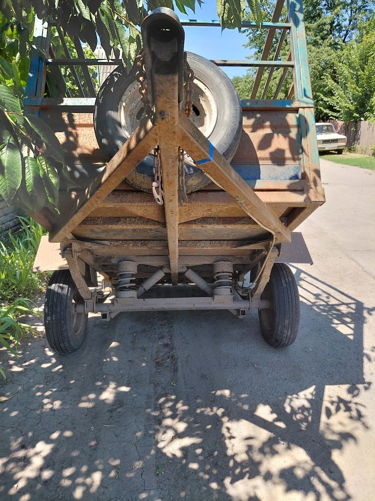 Прицеп в робочому стані.