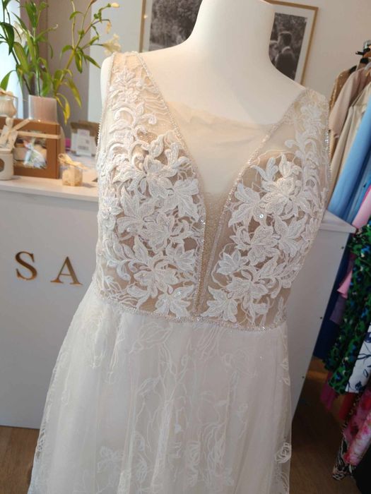 Suknia ślubna plus size