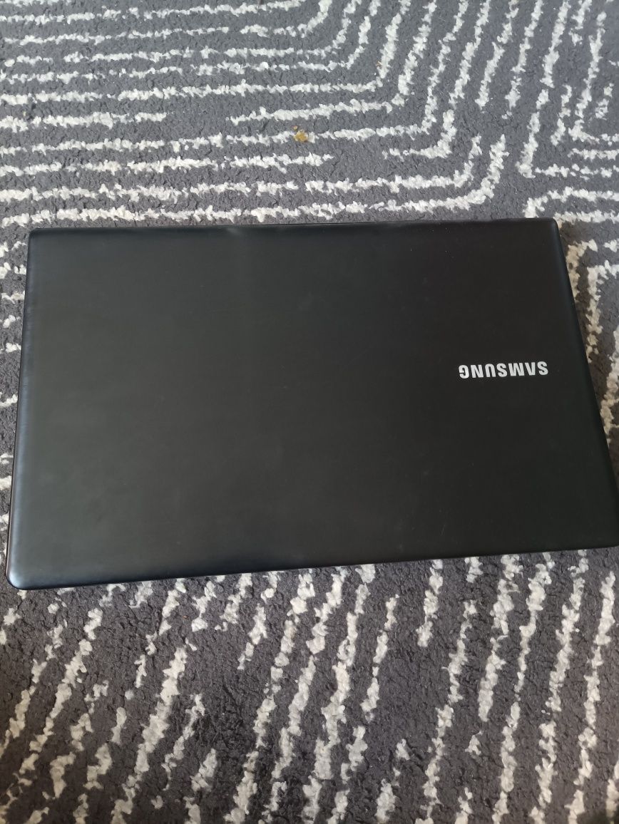 Ноутбук Samsung np 355