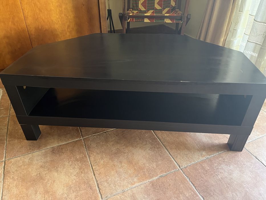 Mesa de canto em preto
