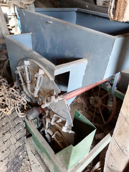 Продаю саджалку на двох корпусниг плуга хорошому стані