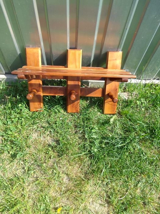 Półka wieszak na ubrania