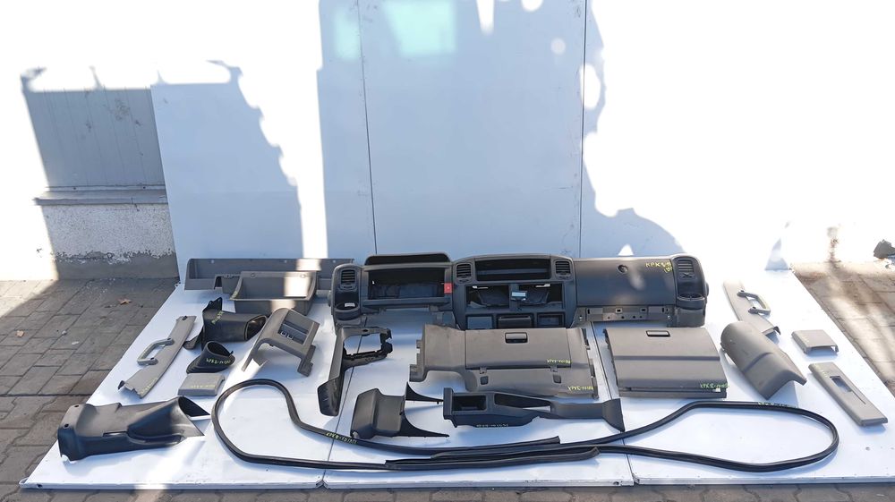 Deska / Konsola Nissan Cabstar Nt400, Renault Maxity 2.5 Wysyłka Kompl